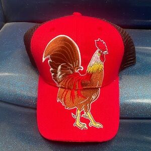 Embroidered rooster cap w adjustable back.